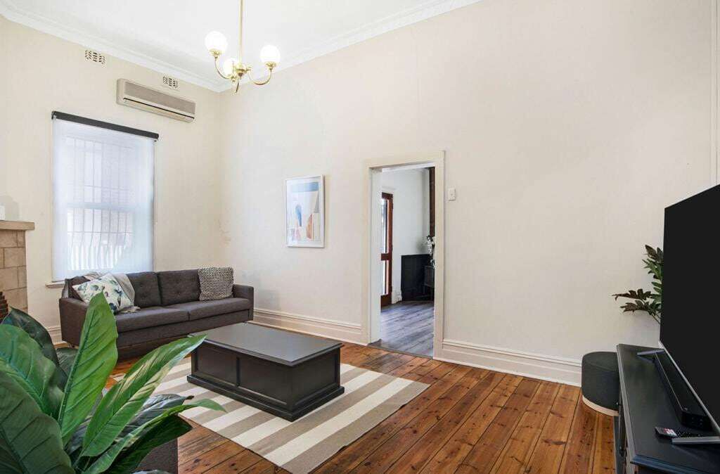 Photo of Livingroom in Exeter