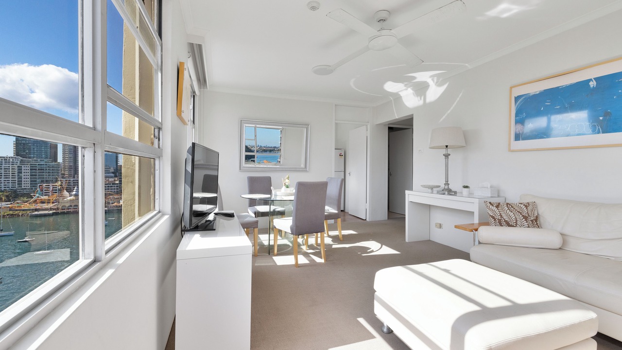 Photo of Livingroom in McMahons Point