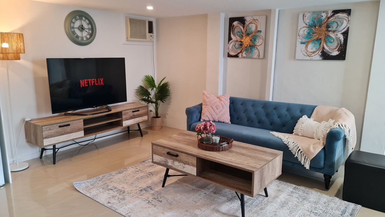 Photo of Livingroom in Guildford