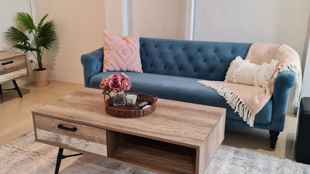 Photo of Livingroom in Guildford
