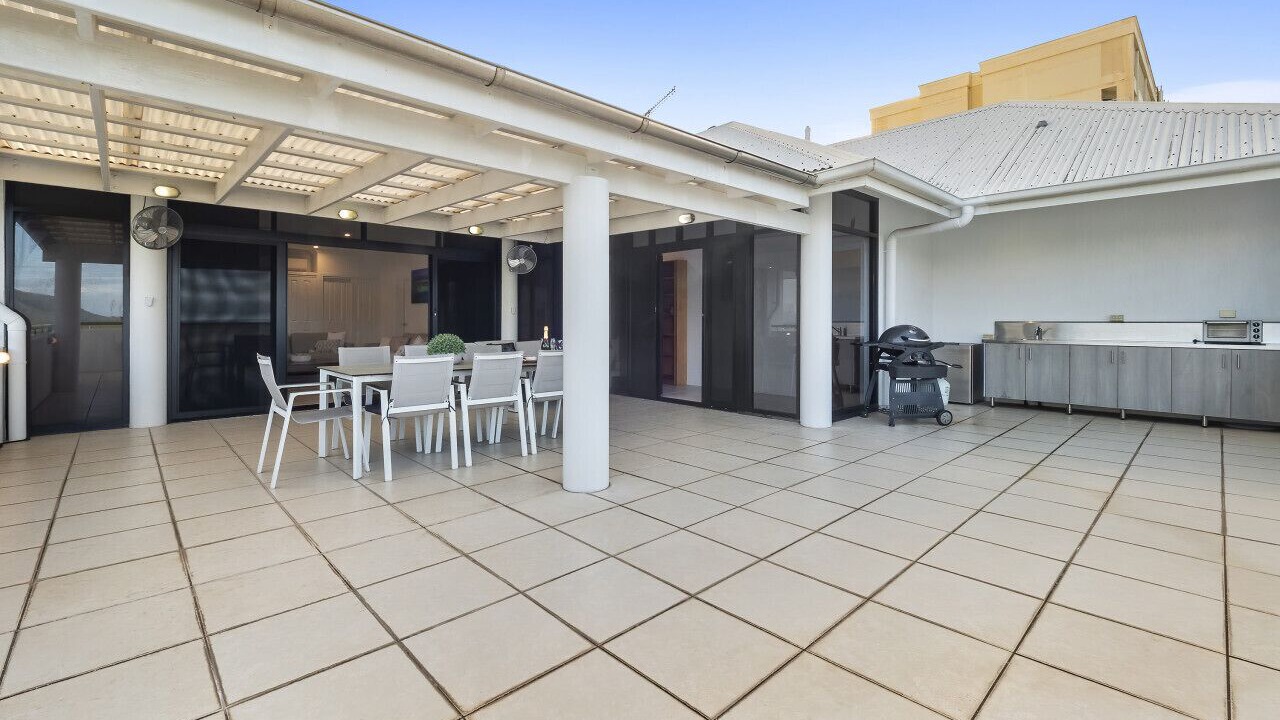 Photo of Patio Balcony in Cairns Central Business District