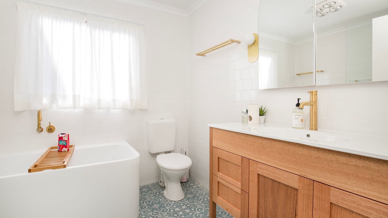 Photo of Bathroom in Basin View