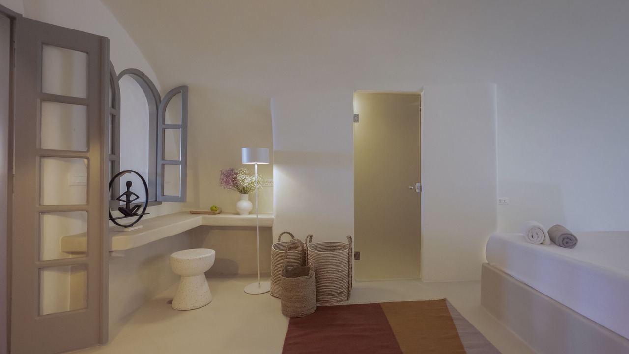 Photo of Bedroom in Oia