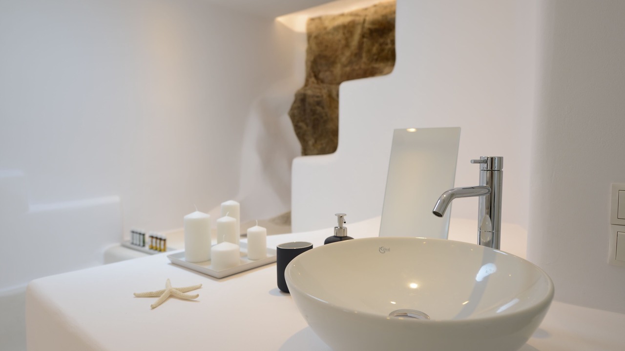 Photo of Bathroom in Tourlos