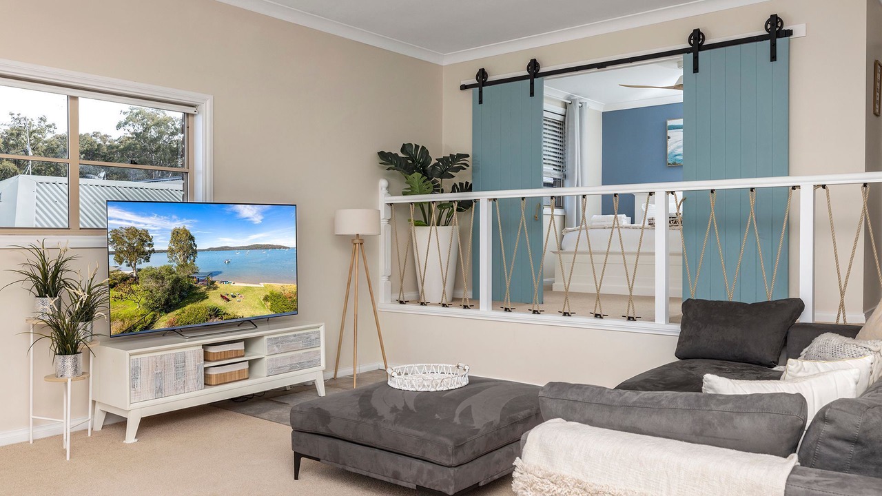 Photo of Livingroom in North Arm Cove