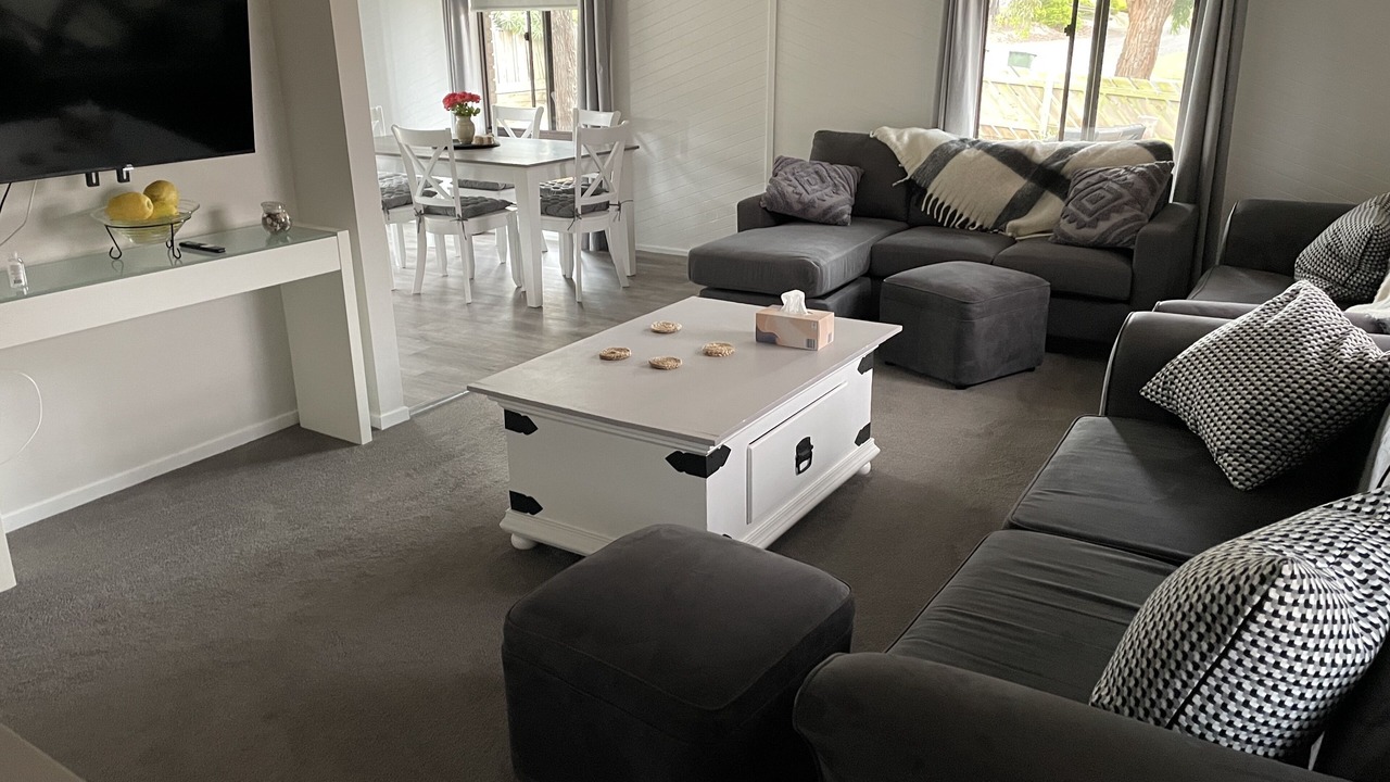 Photo of Livingroom in Rhyll