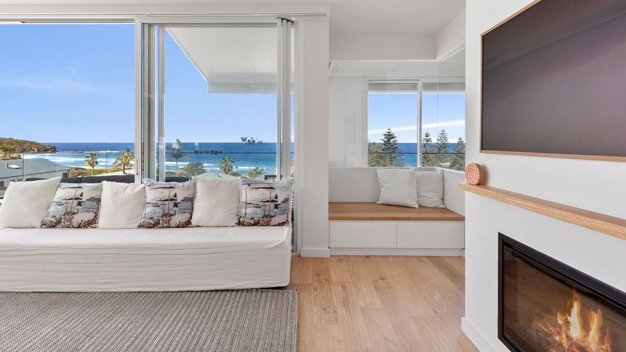Photo of Livingroom in Curl Curl