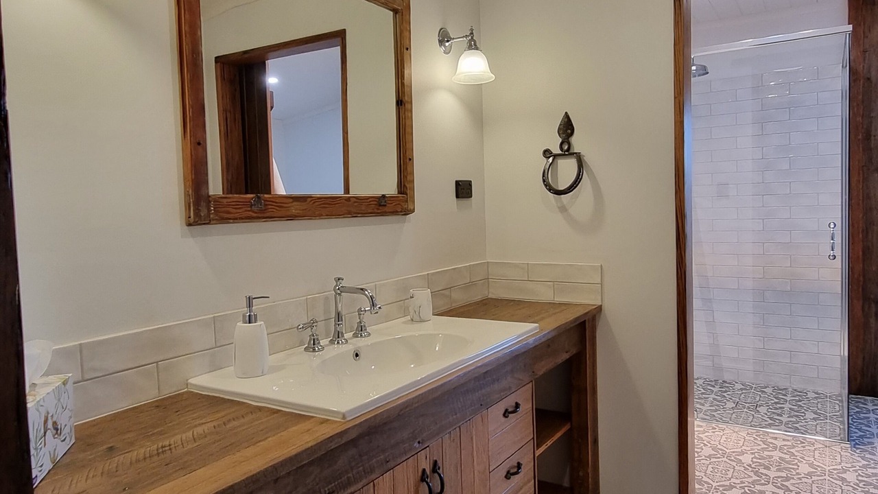 Photo of Bathroom in Neville