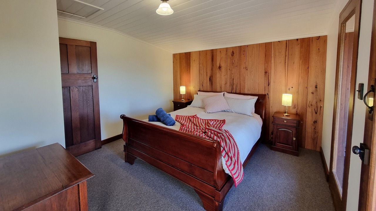 Photo of Bedroom in Neville