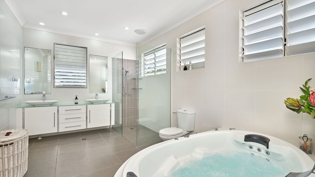 Photo of Bathroom in Holloways Beach