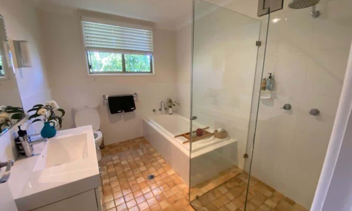 Photo of Bathroom in Mollymook Beach
