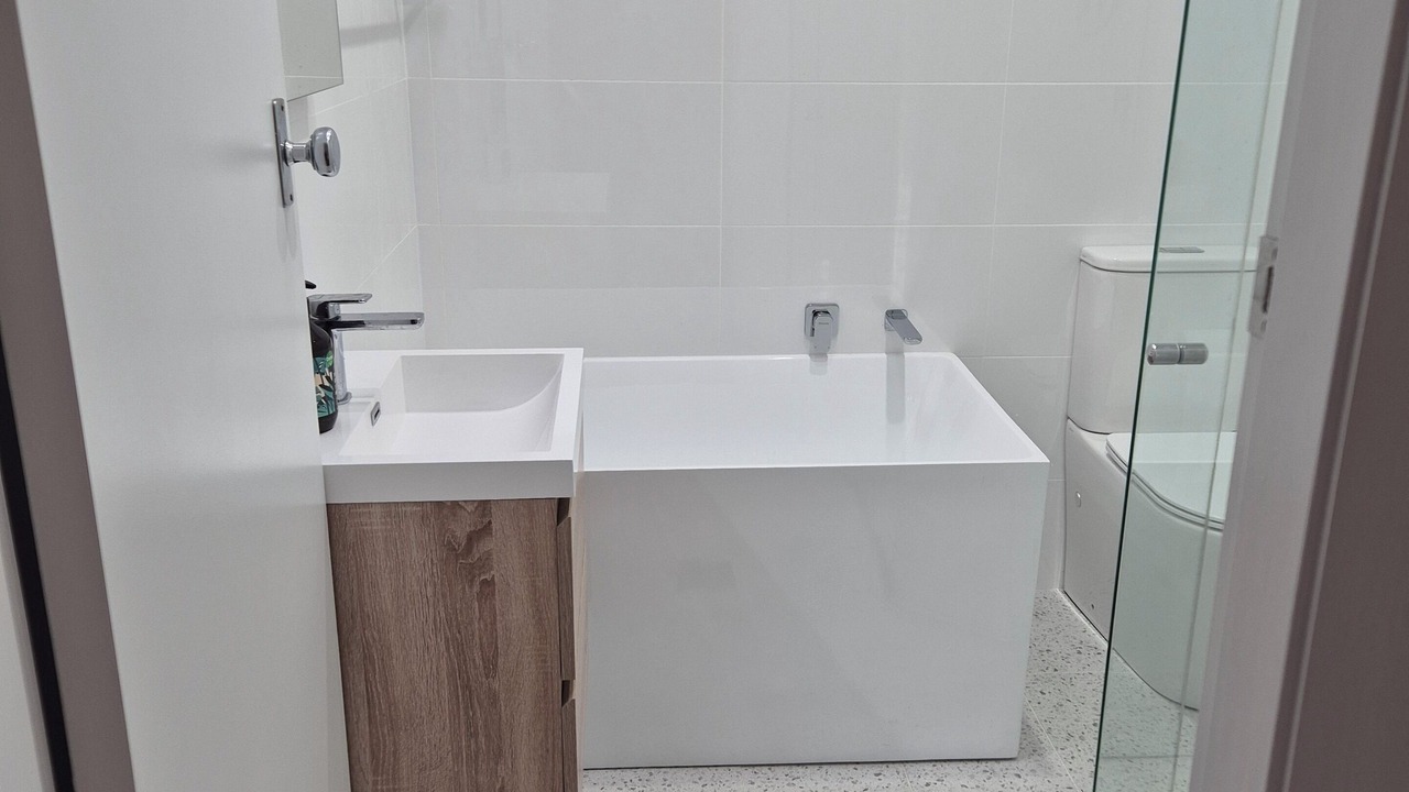Photo of Bathroom in Black Head