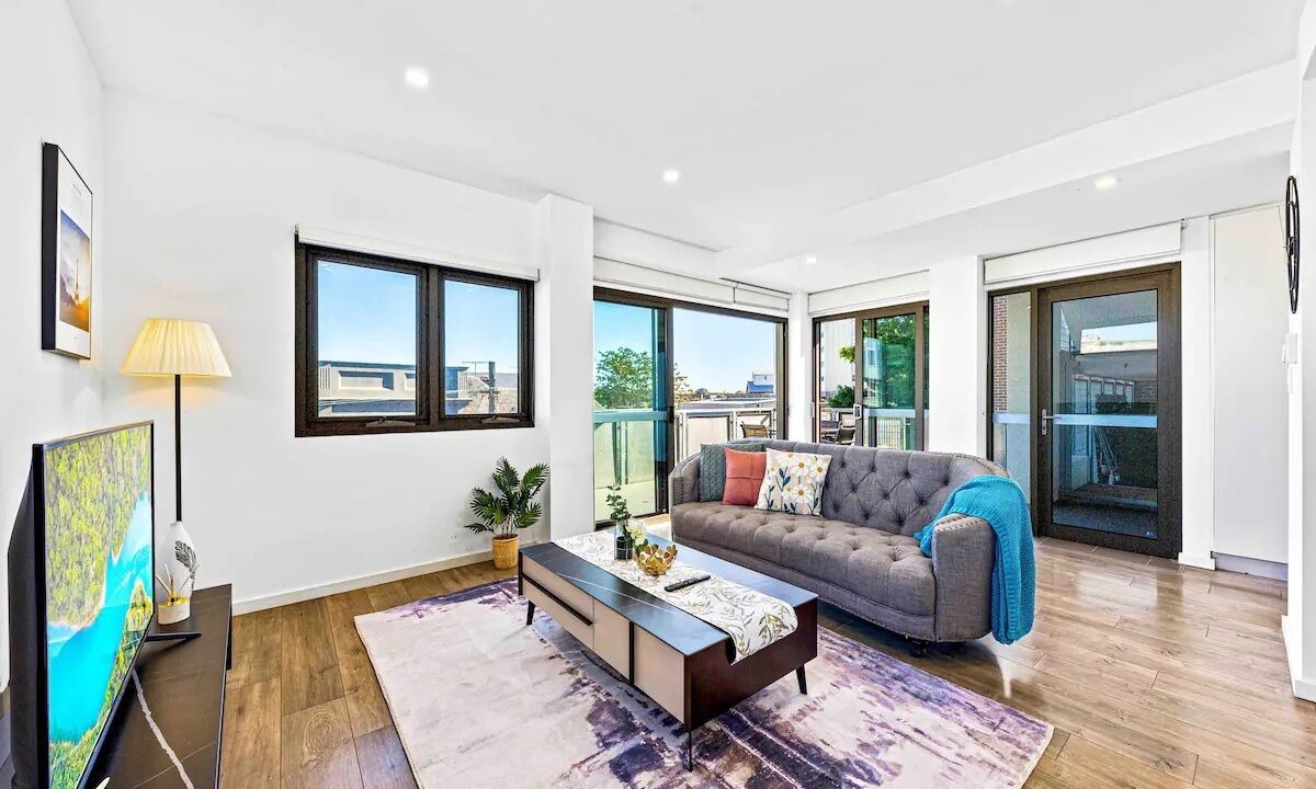 Photo of Livingroom in Newtown