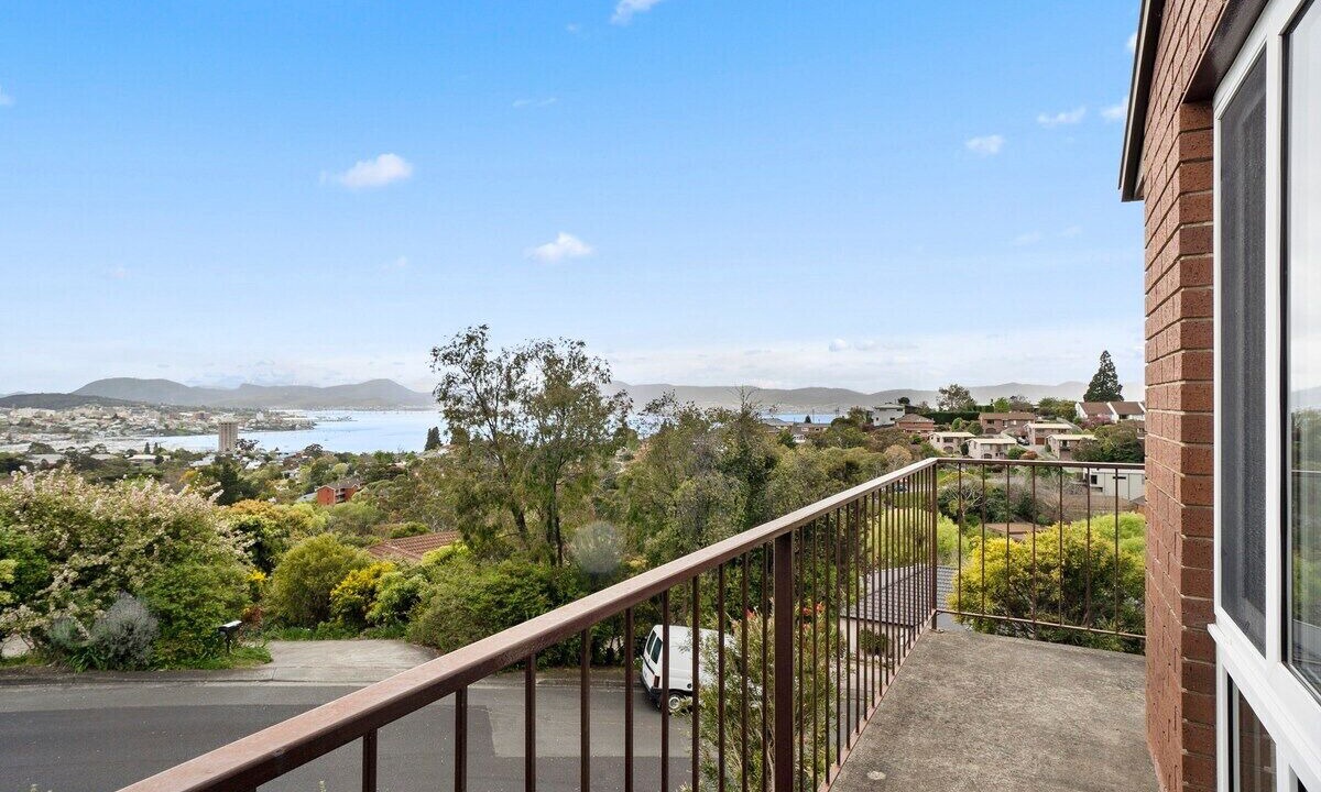 Photo of Others in Sandy Bay