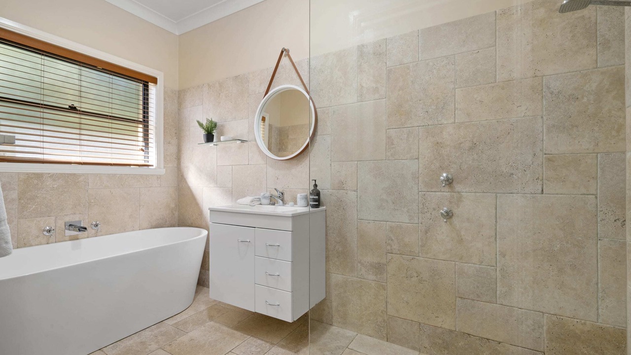 Photo of Bathroom in Calare