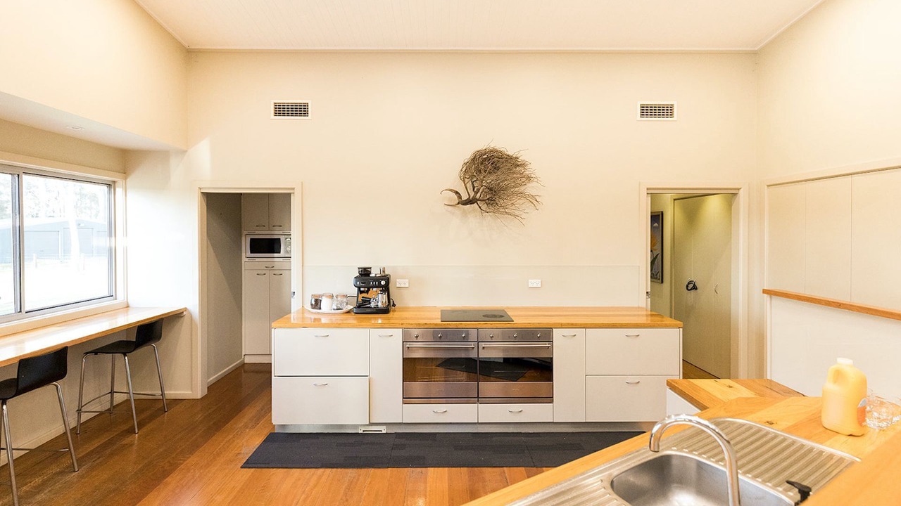 Photo of Kitchen in Shoalhaven City Council