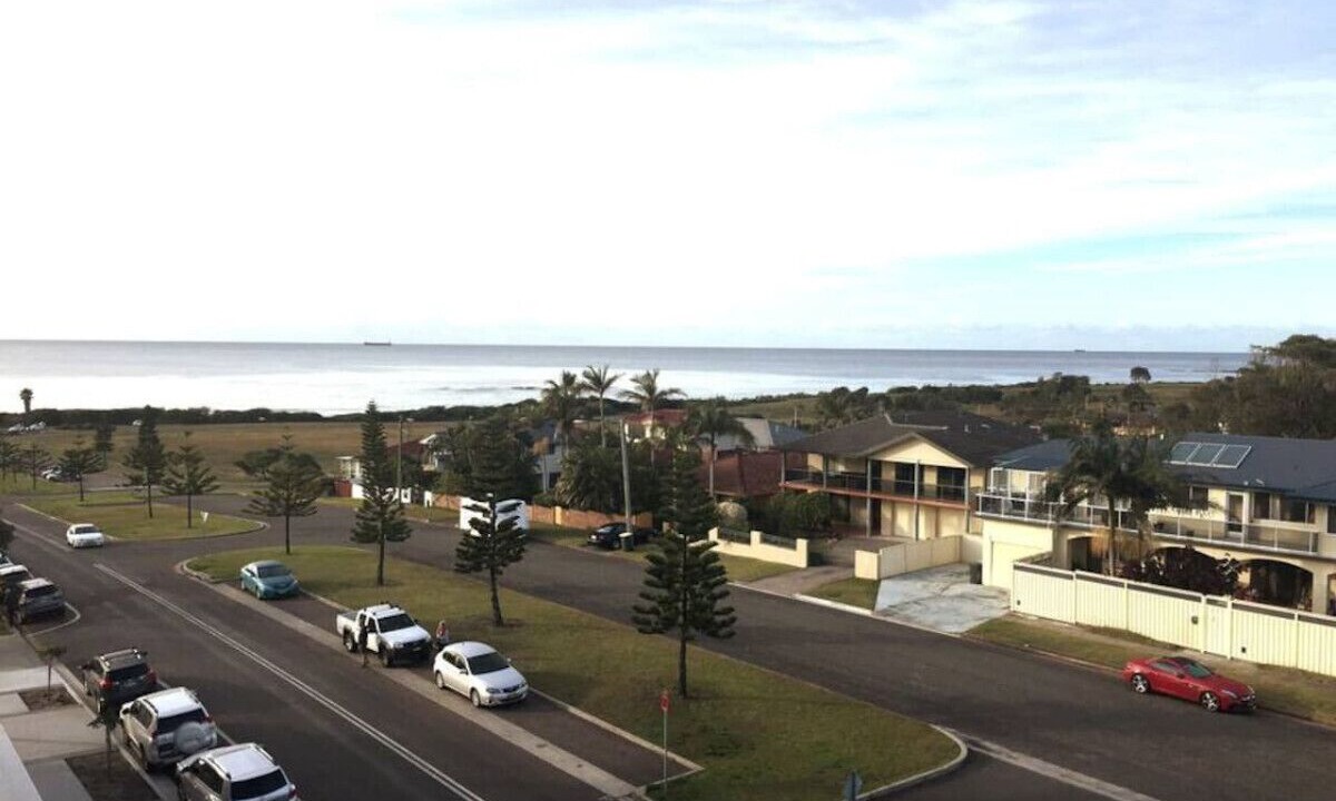 Photo of Others in Caves Beach