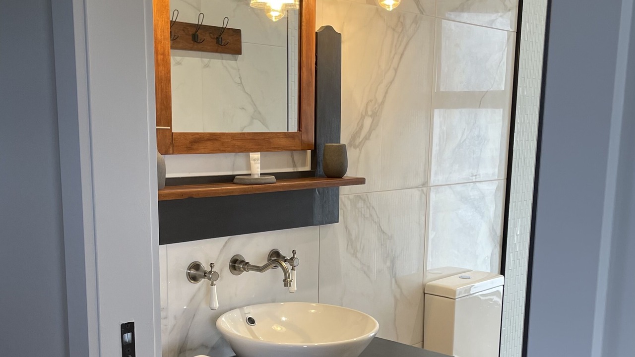 Photo of Bathroom in Frog Rock