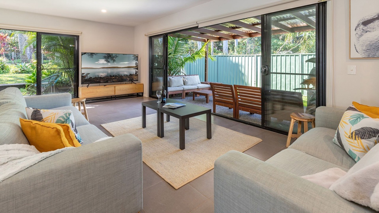 Photo of Livingroom in Tarbuck Bay