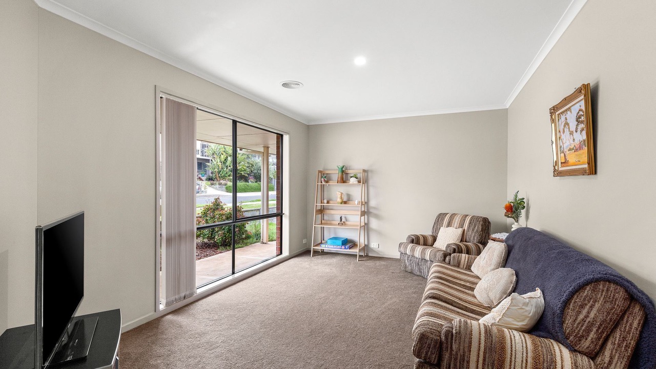 Photo of Livingroom in Clifton Springs