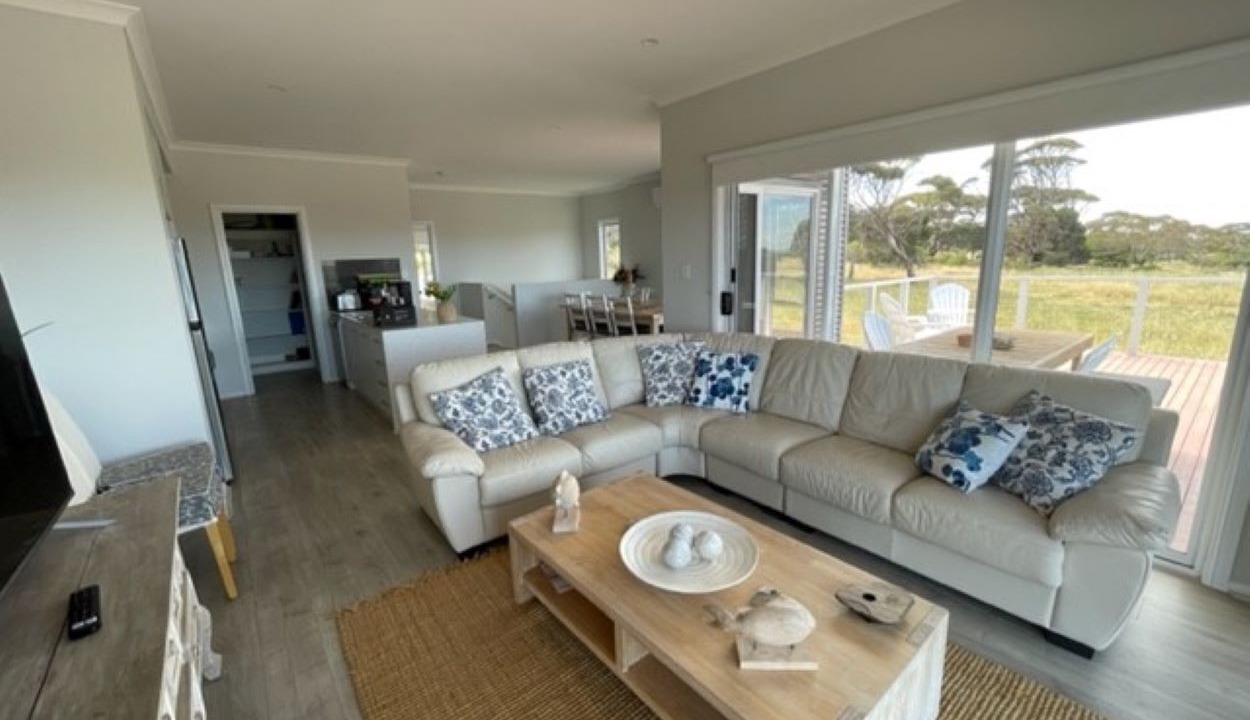 Photo of Livingroom in Emu Bay