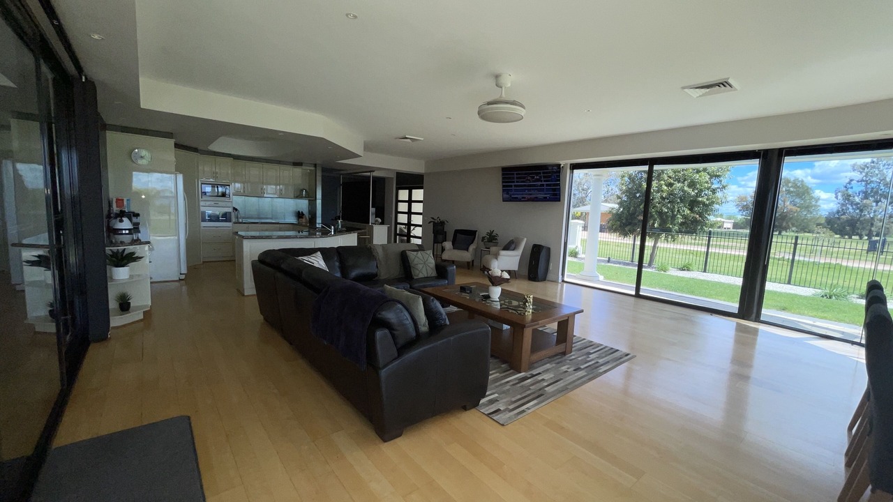 Photo of Livingroom in Yarrawonga