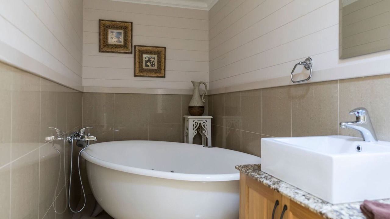 Photo of Bathroom in Leura