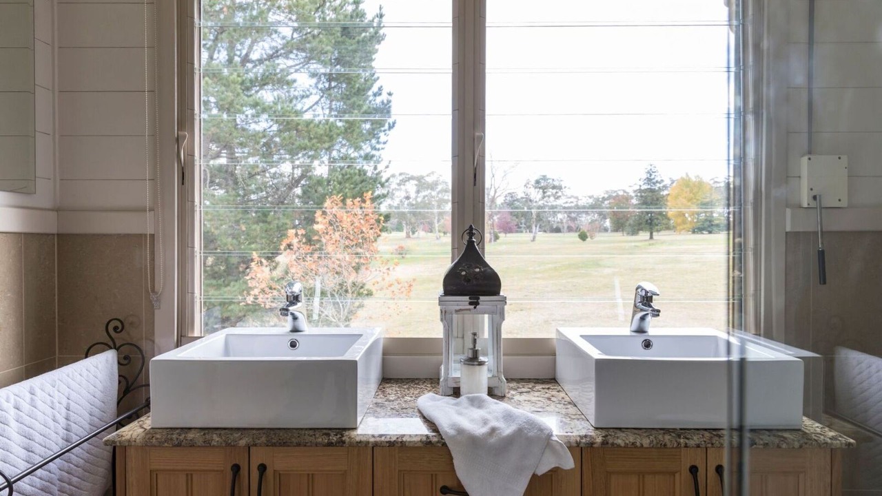 Photo of Bathroom in Leura