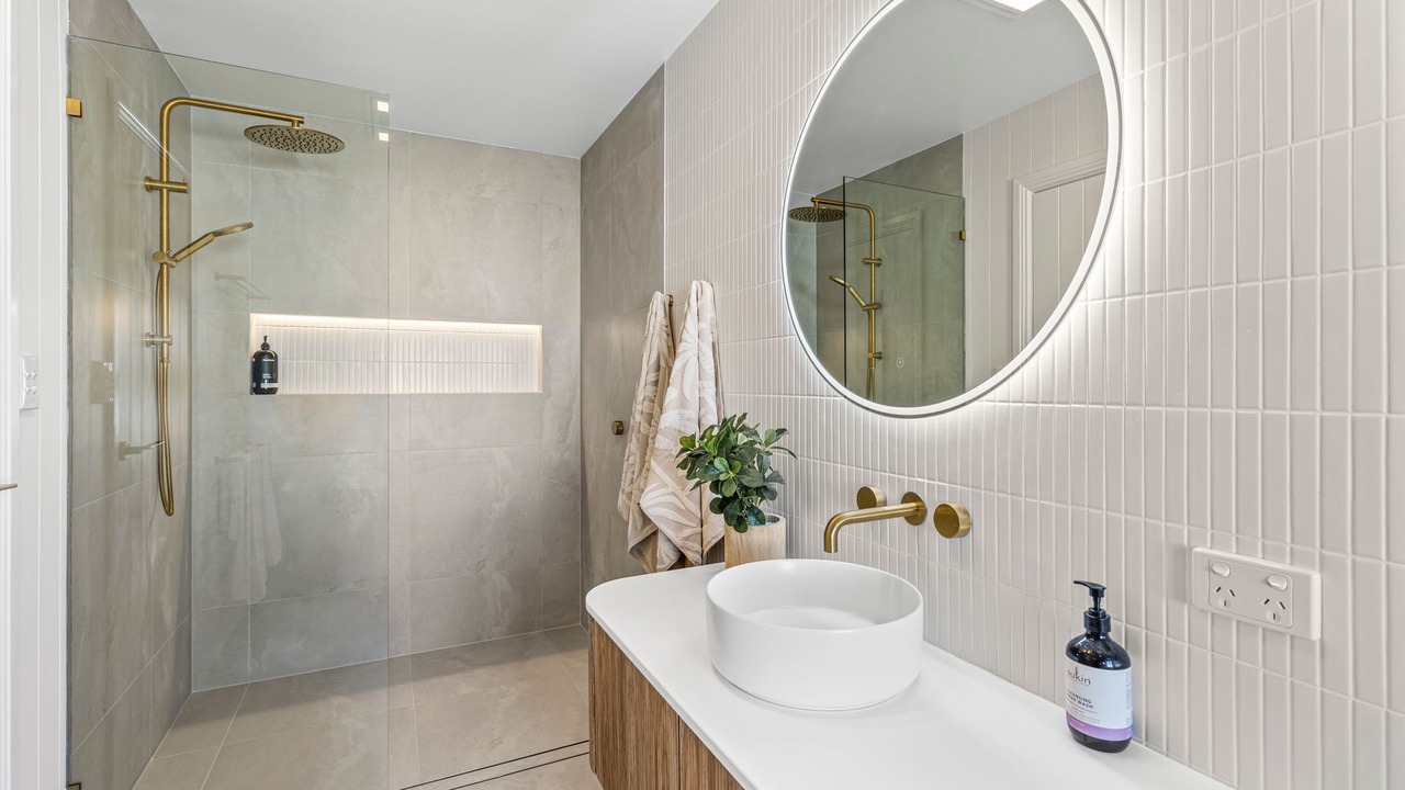 Photo of Bathroom in Dolphin Point
