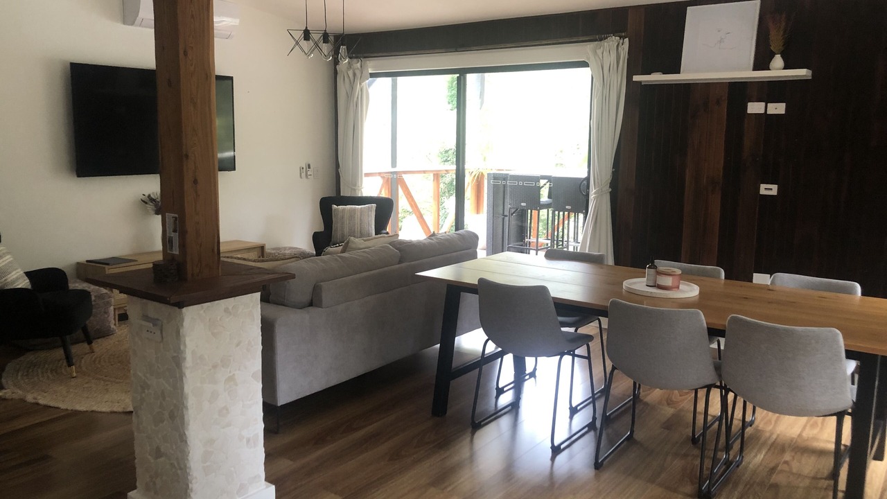 Photo of Livingroom in East Warburton