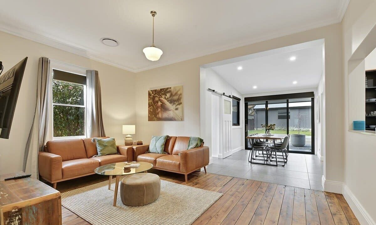 Photo of Livingroom in Orange
