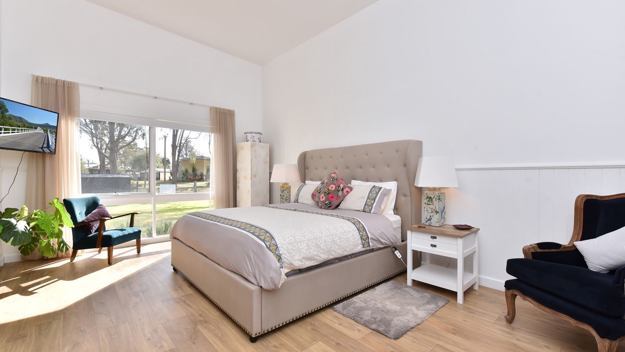 Photo of Bedroom in Broke