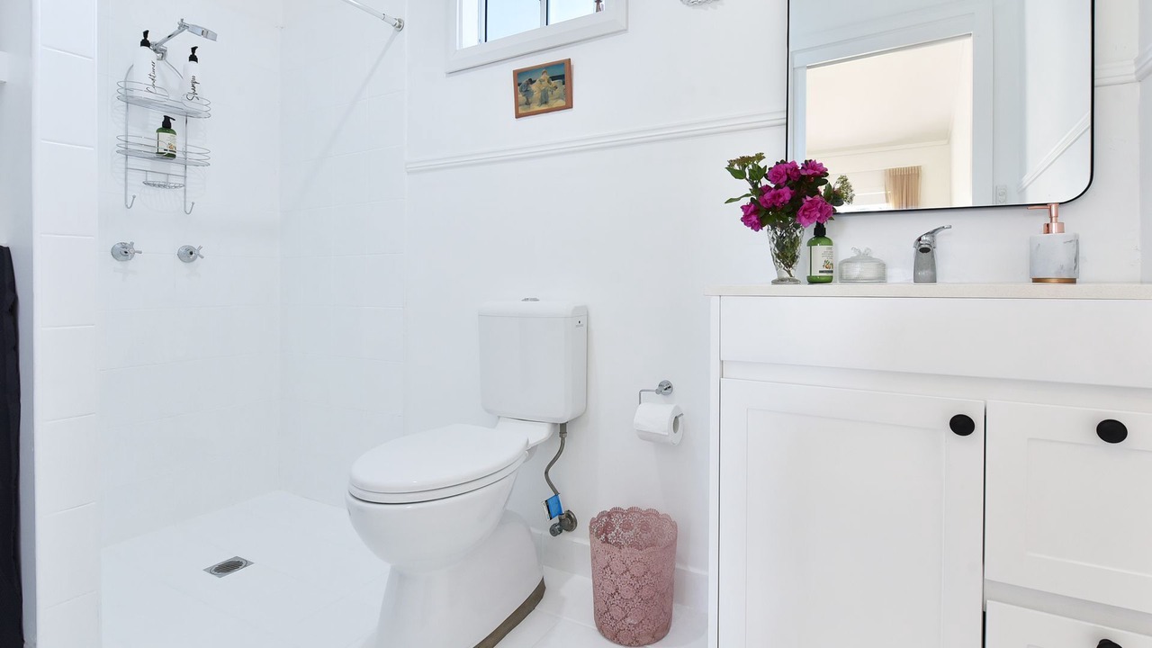 Photo of Bathroom in Broke