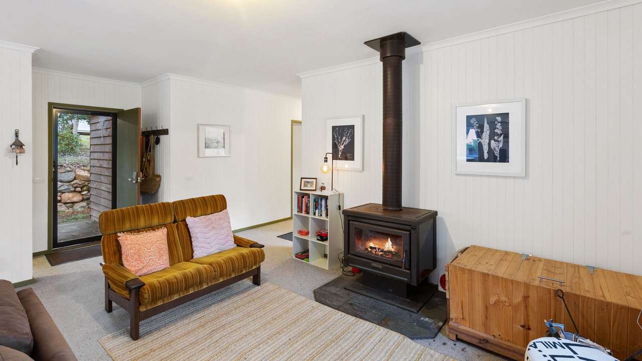 Photo of Livingroom in Sawmill Settlement