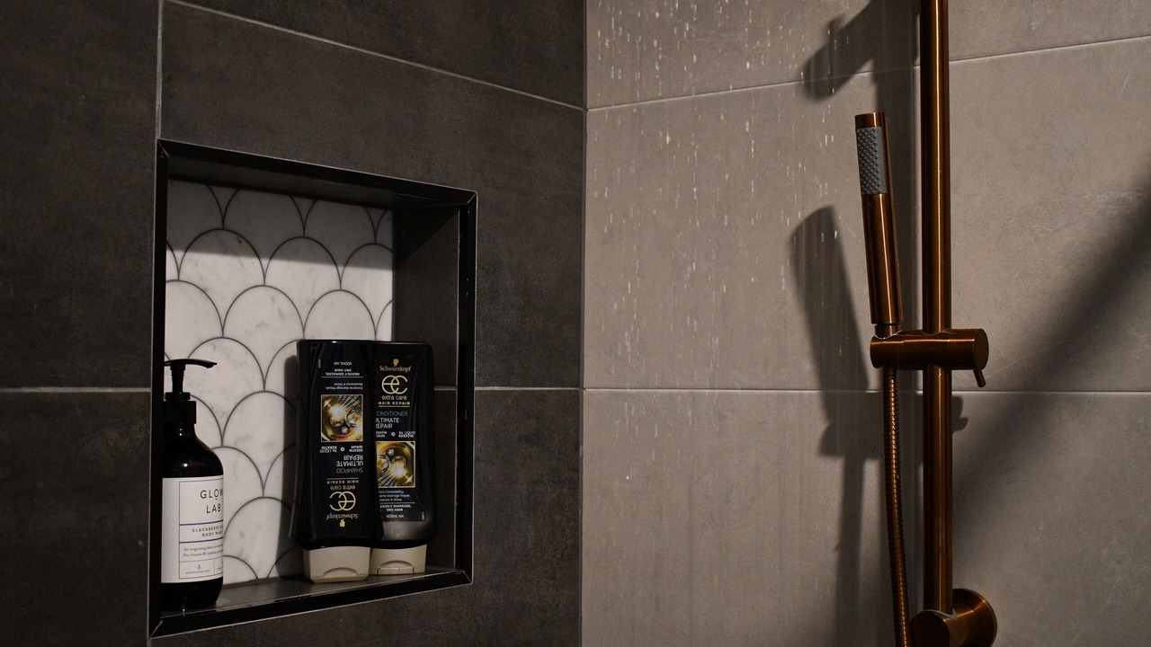 Photo of Bathroom in Aylmerton