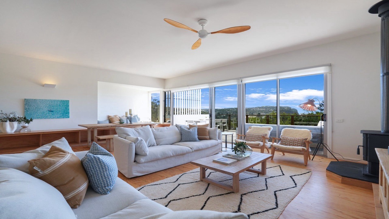 Photo of Livingroom in Macmasters Beach
