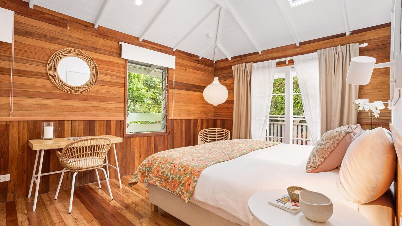 Photo of Bedroom in South Golden Beach