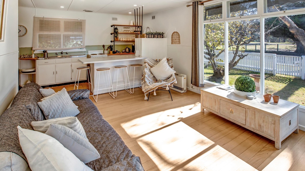 Photo of Livingroom in Eagle Point