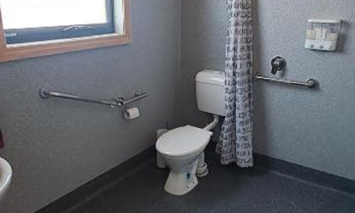 Photo of Bathroom in Meander