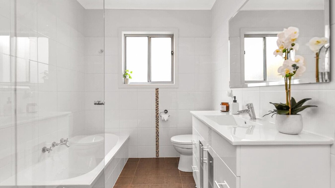 Photo of Bathroom in Hayborough