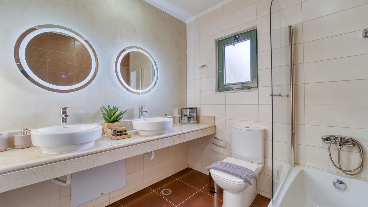 Photo of Bathroom in Kiotari