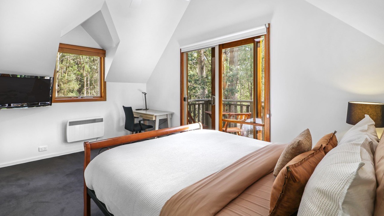 Photo of Bedroom in Sawmill Settlement