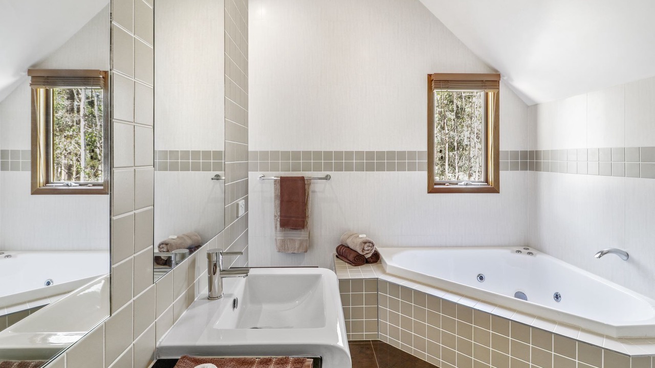 Photo of Bathroom in Sawmill Settlement