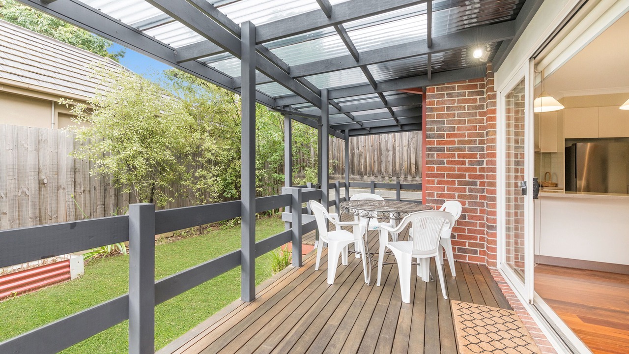 Photo of Outdoor in Kew