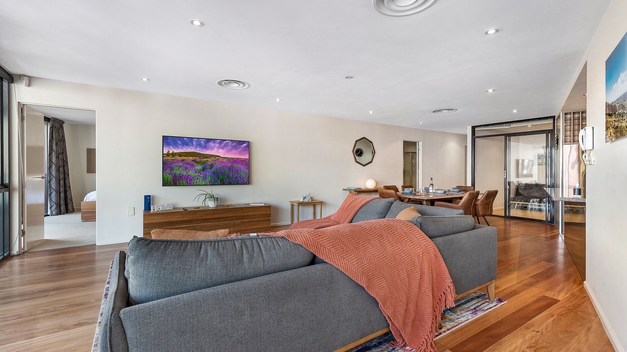 Photo of Livingroom in Sullivan's Cove