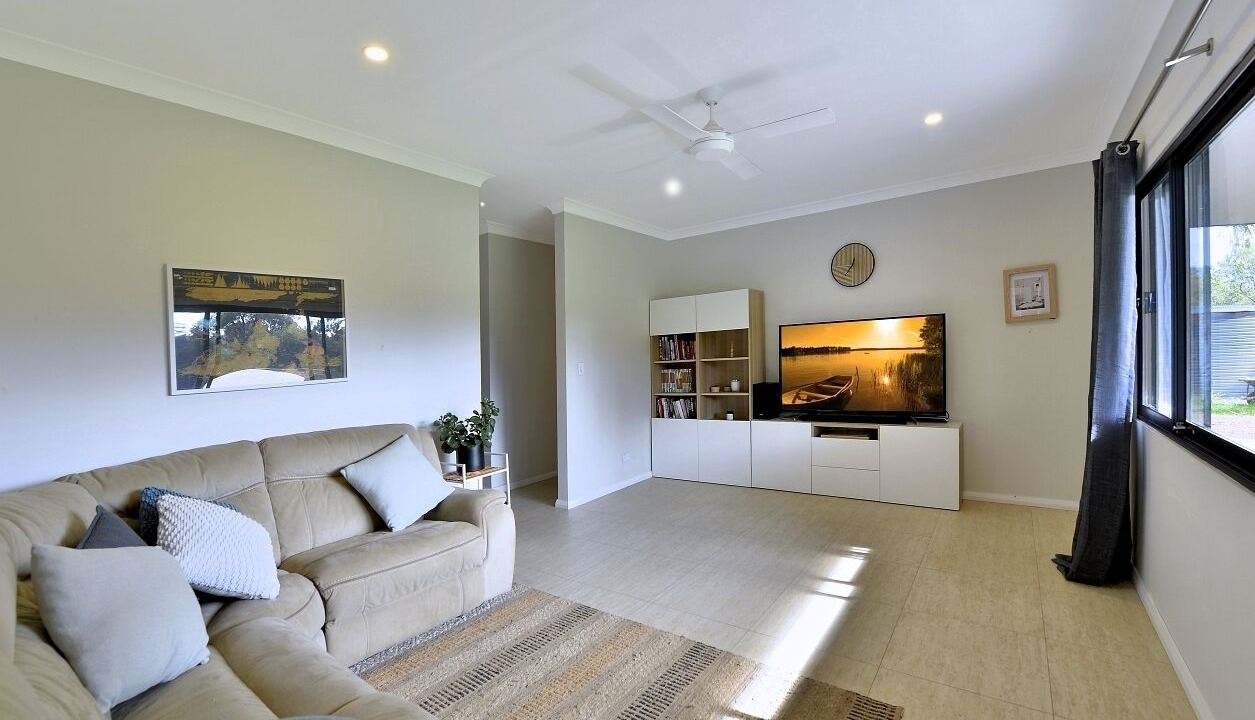 Photo of Livingroom in Herron