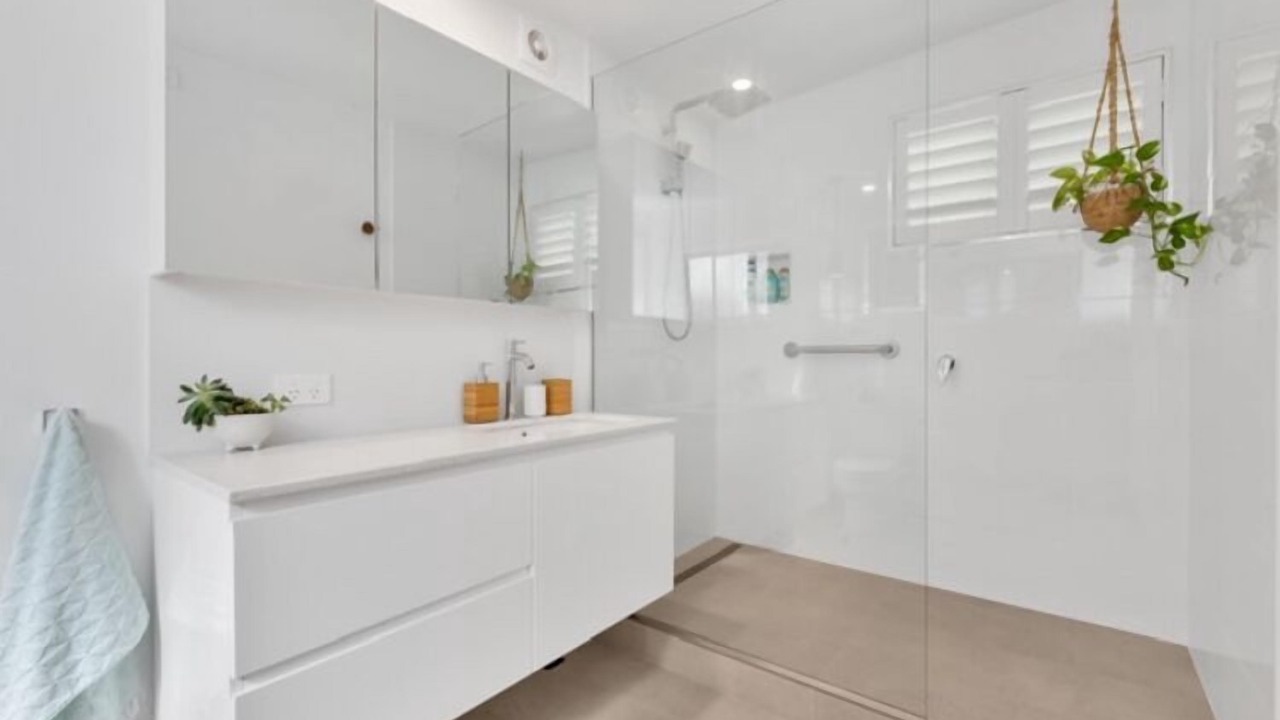 Photo of Bathroom in Moffat Beach
