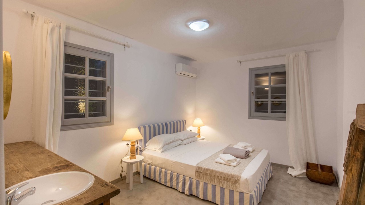 Photo of Bedroom in Platis Gialos