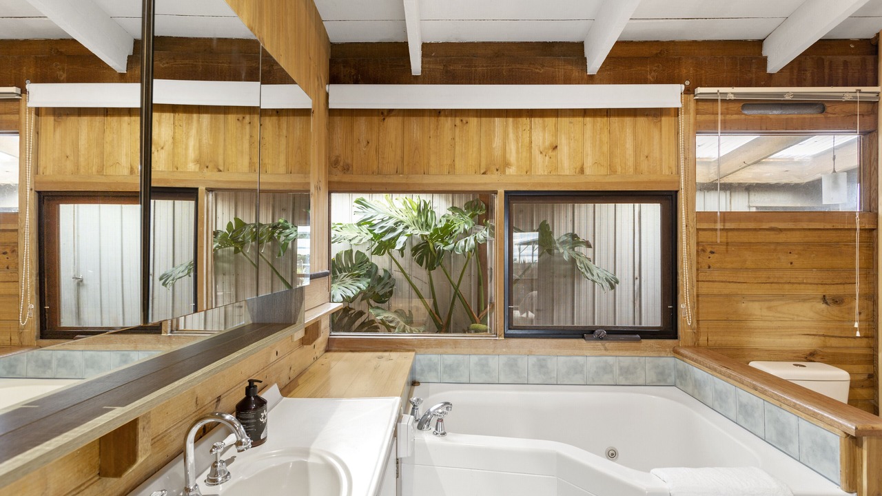 Photo of Bathroom in Coronet Bay