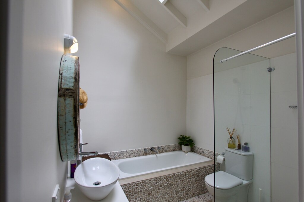 Photo of Bathroom in Avalon Beach